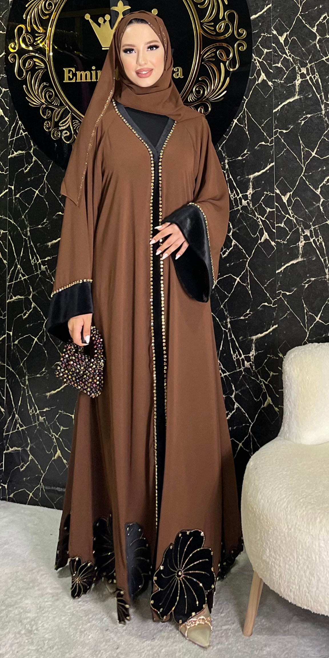 Etek Uçları Çiçek Taşlı Şifon Kahverengi Abaya