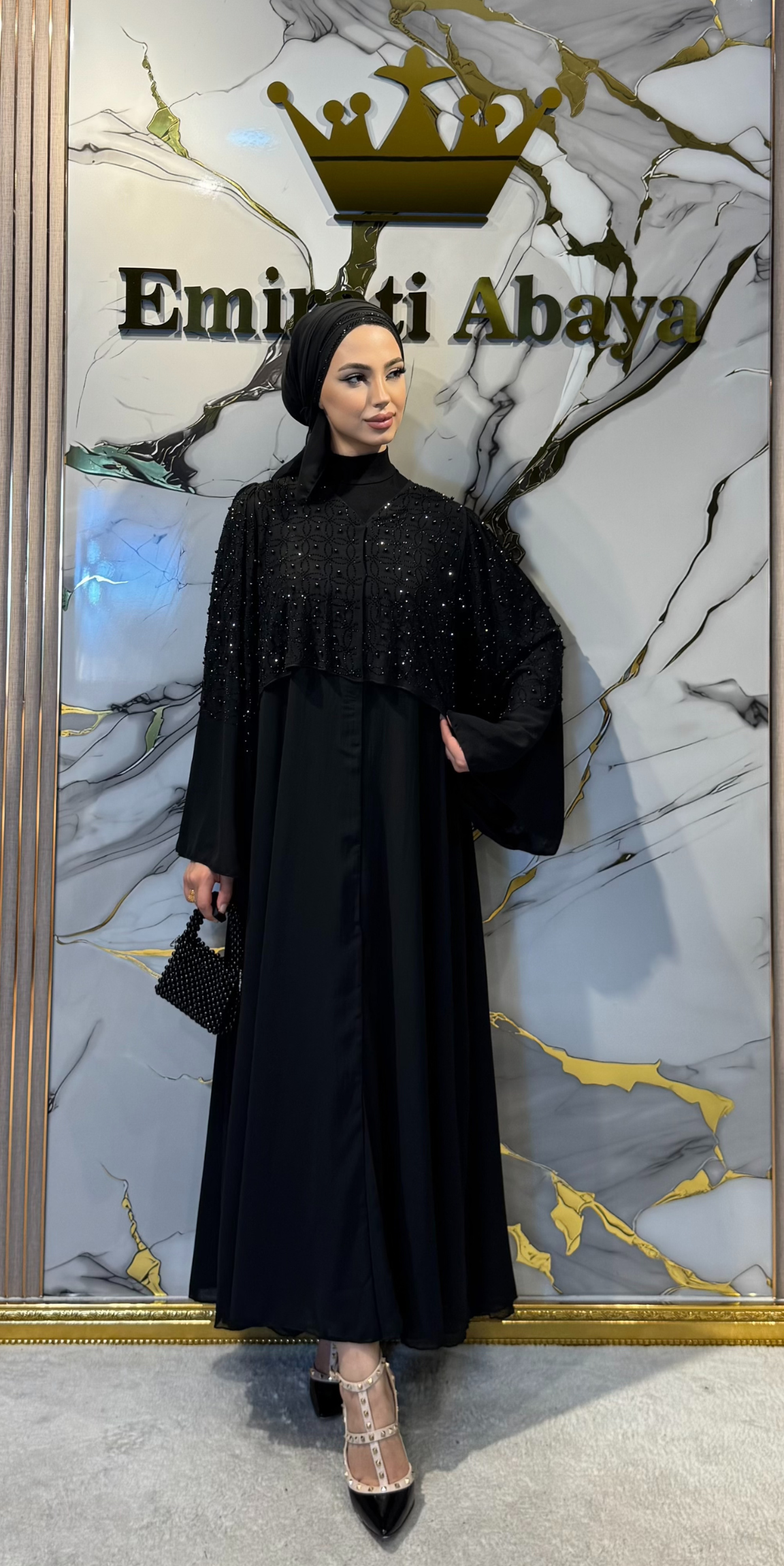 Üst Kısmı Taşlı ve İncili Siyah Abaya TM30 BSB