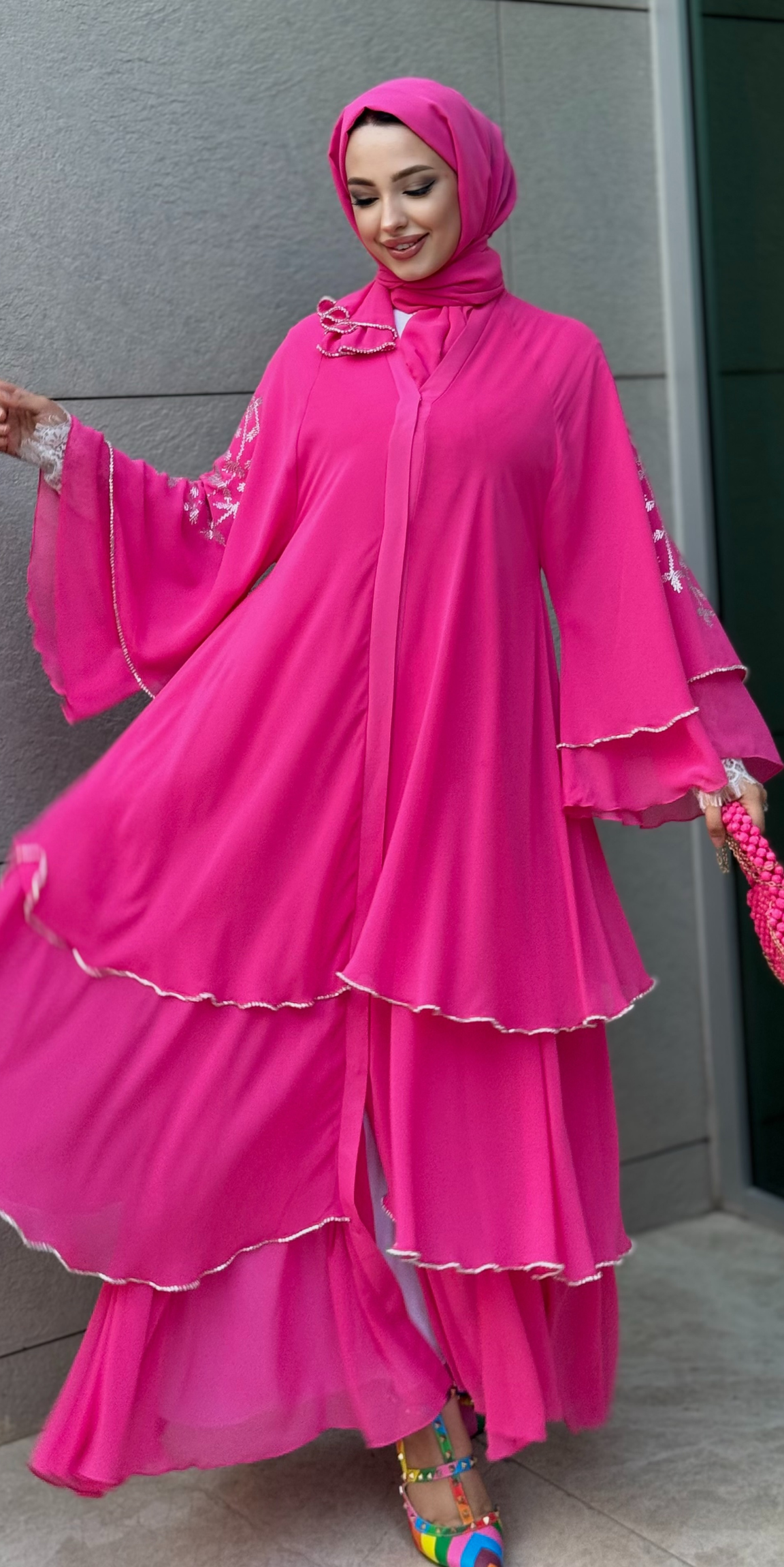 Omuzları Swarovski Taş Desenli Pembe Barbie Abaya