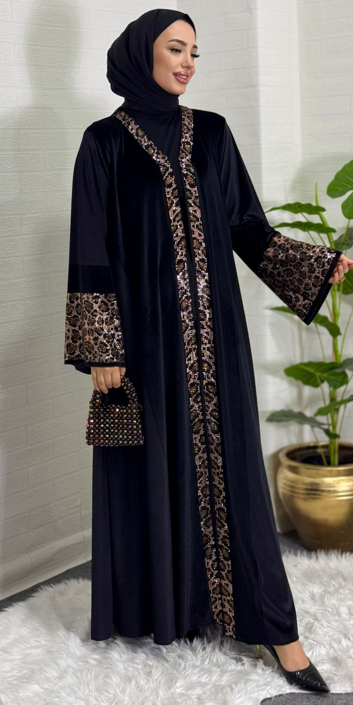 Leopar Desenli Taşlı Kadife Abaya