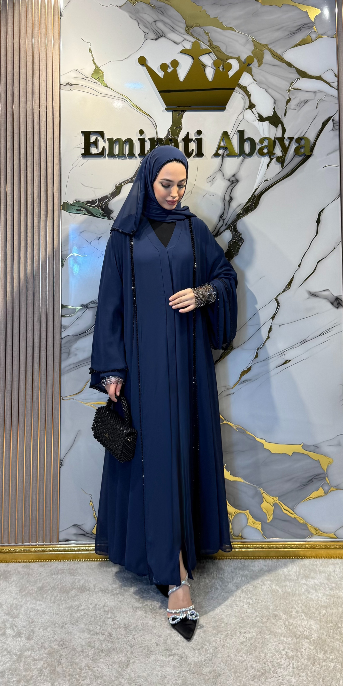 Önü Yırtmaçlı Siyah Boncuklu Larcivet Abaya