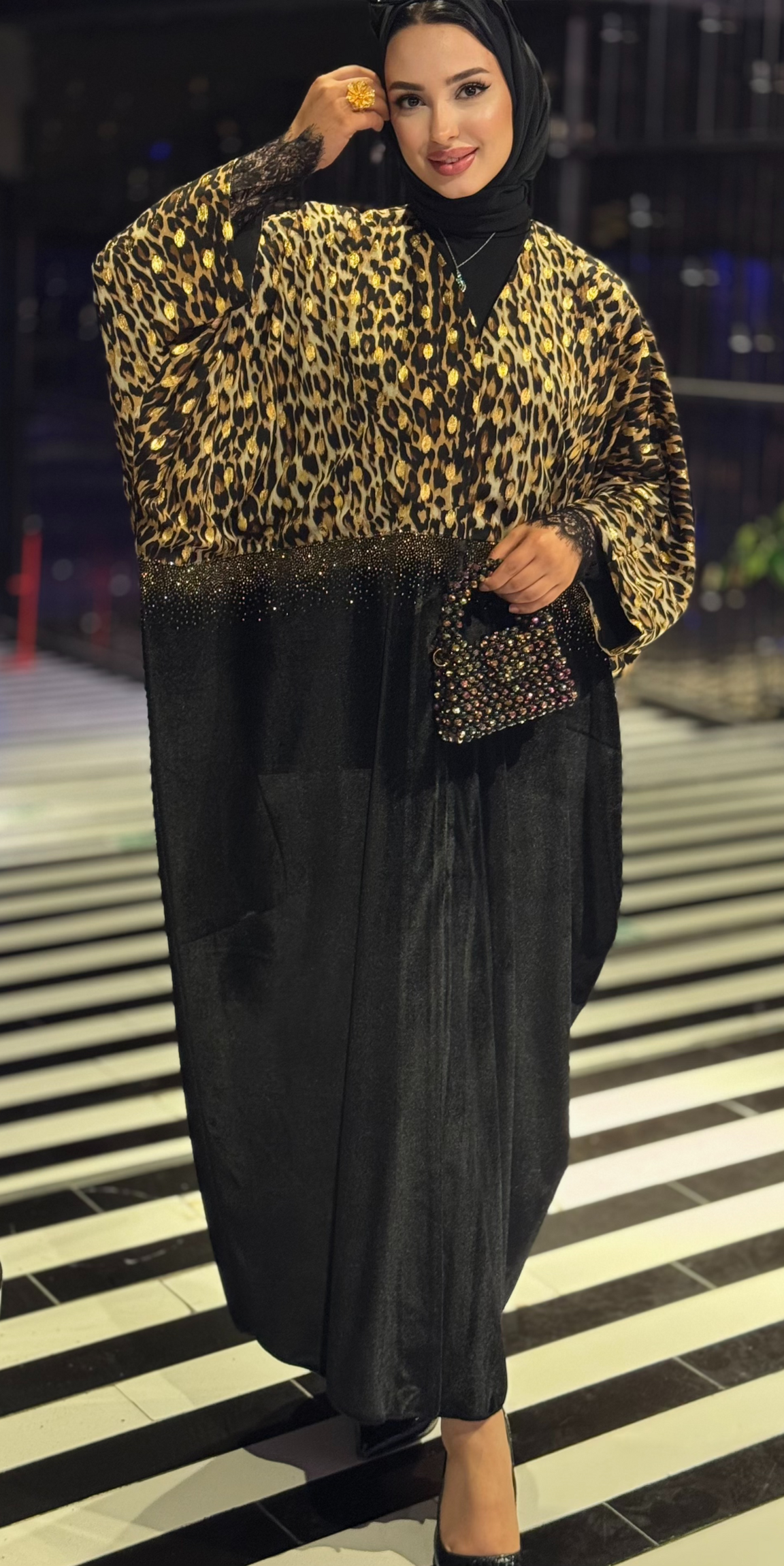 Leopar Desenli Kadife Abaya