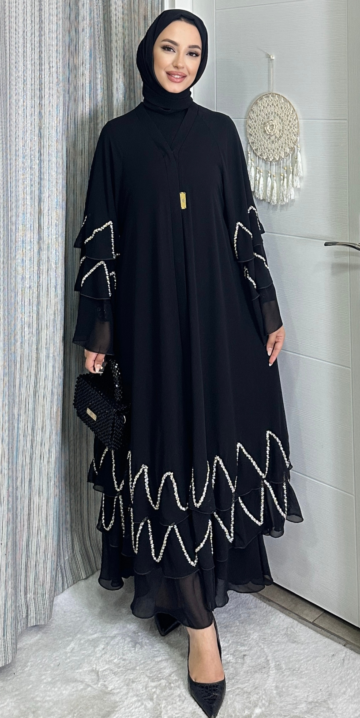 El İşlemesi Beyaz Kristal Taşlı Siyah Şifon Abaya