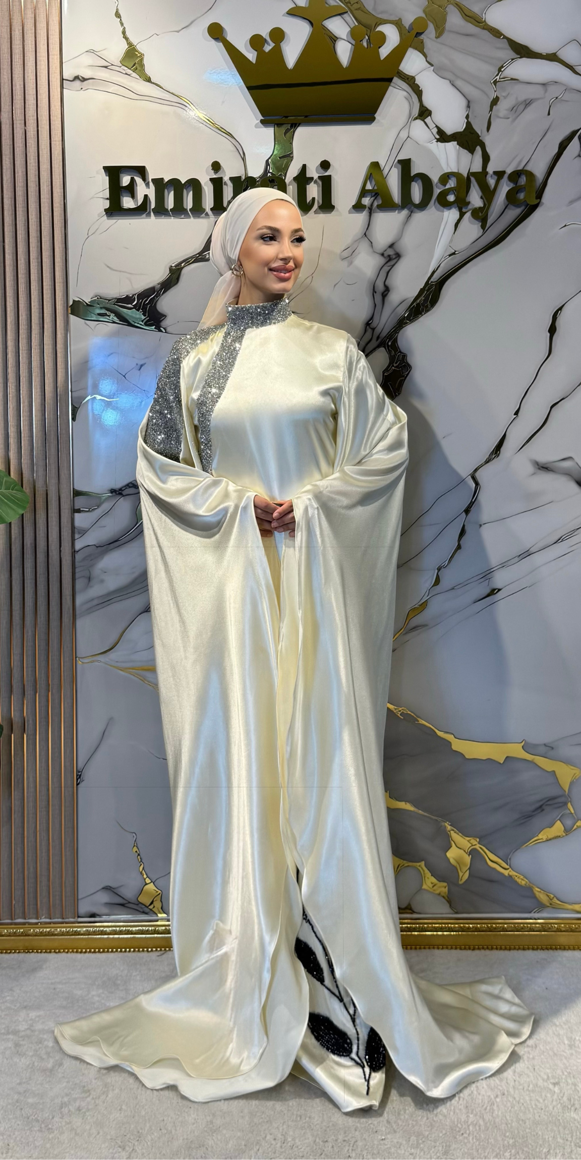 Krem El İşlemeli Çiçek Taş Detaylı Saten Abiye