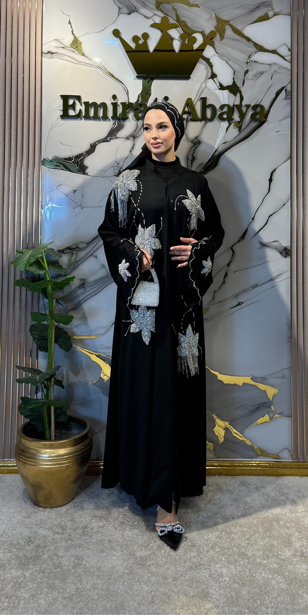 Siyah Şifon El İşlemli Beyaz Çiçek Taşlı Abaya EF0013 WSB