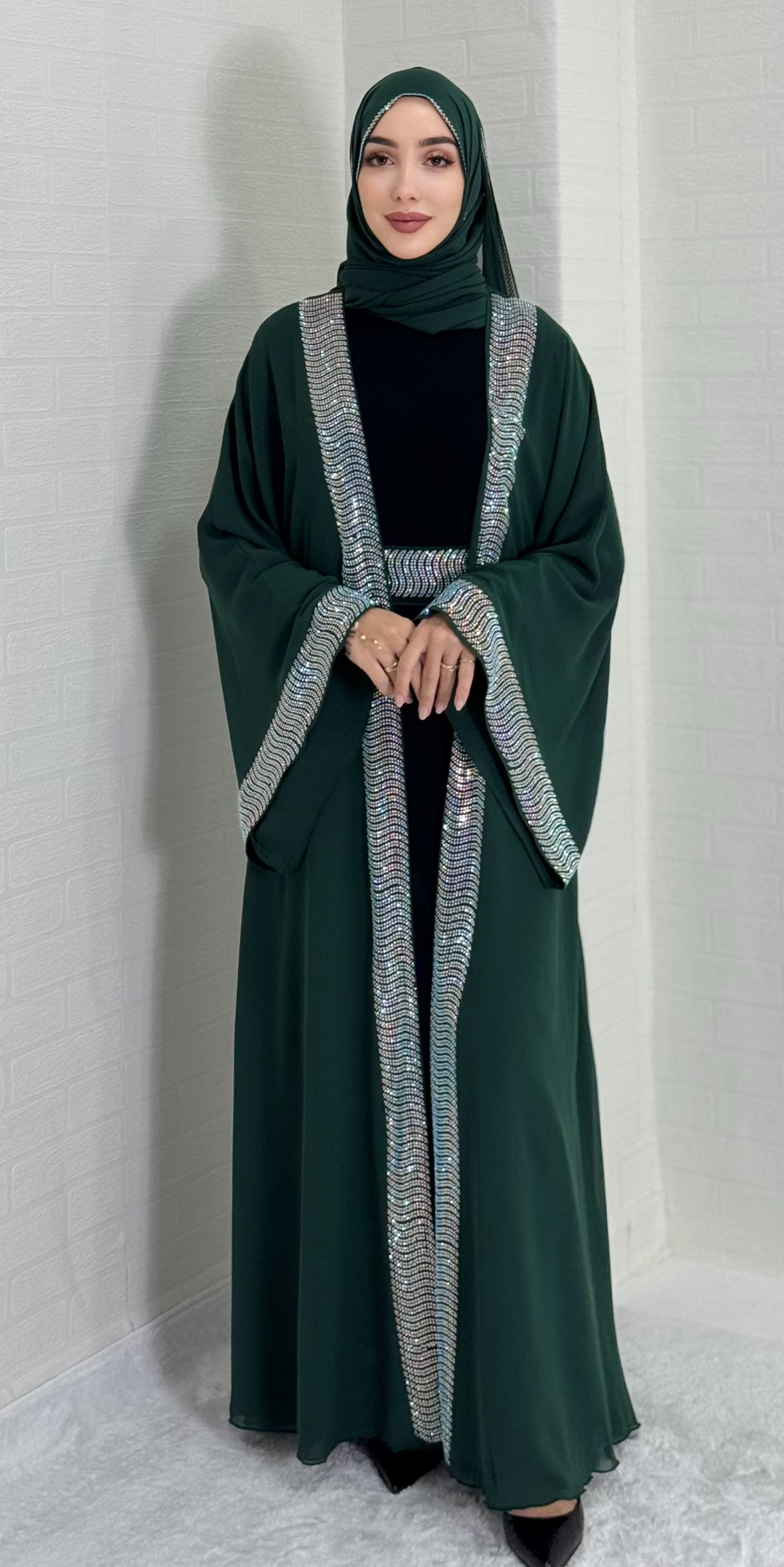 Önü Swarovski Taşlı Şık Yeşil Abaya