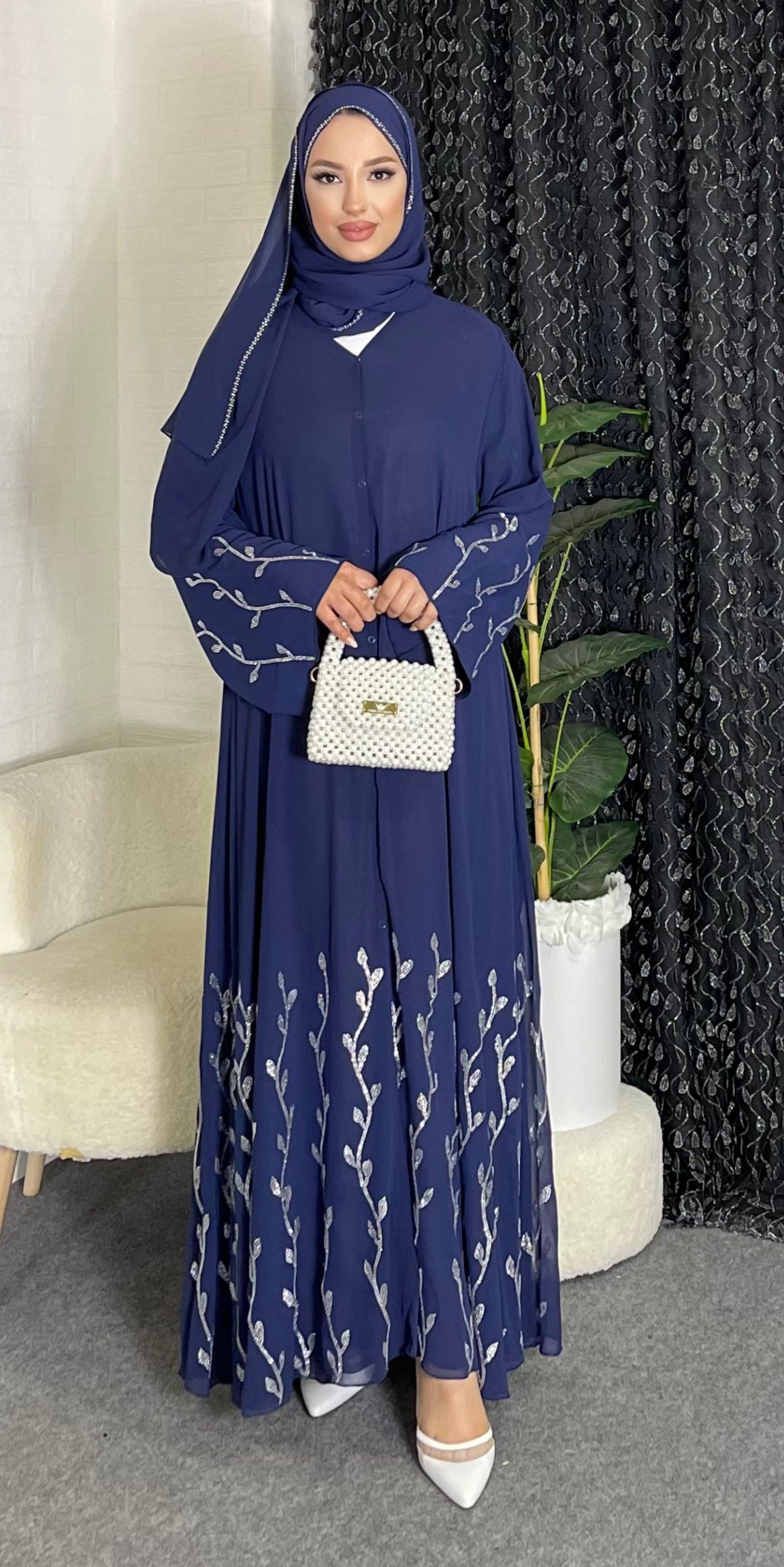 Etekleri Çiçek Desenli Swarovski Taşlı Mavi Abaya