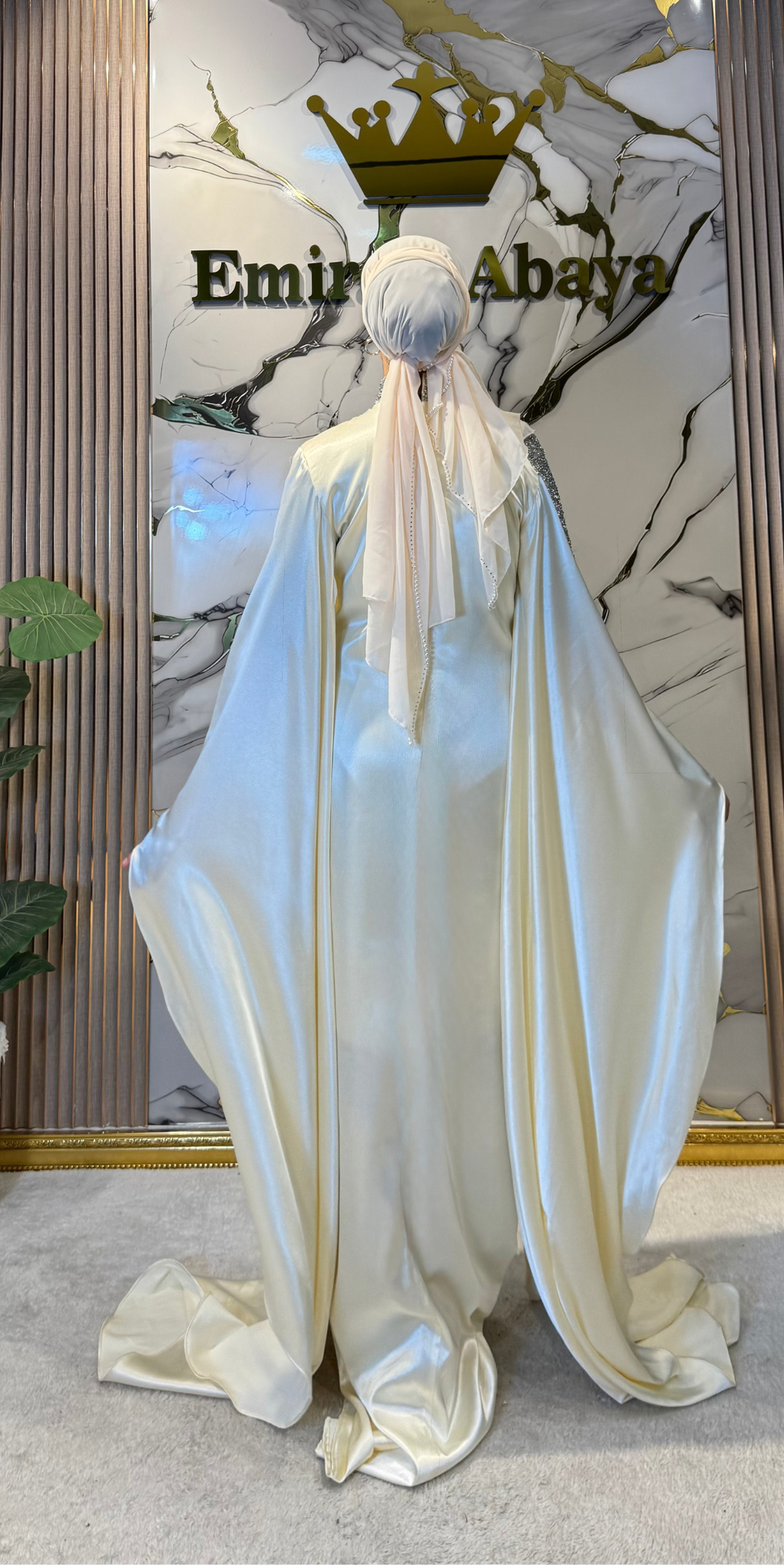 Krem El İşlemeli Çiçek Taş Detaylı Saten Abiye