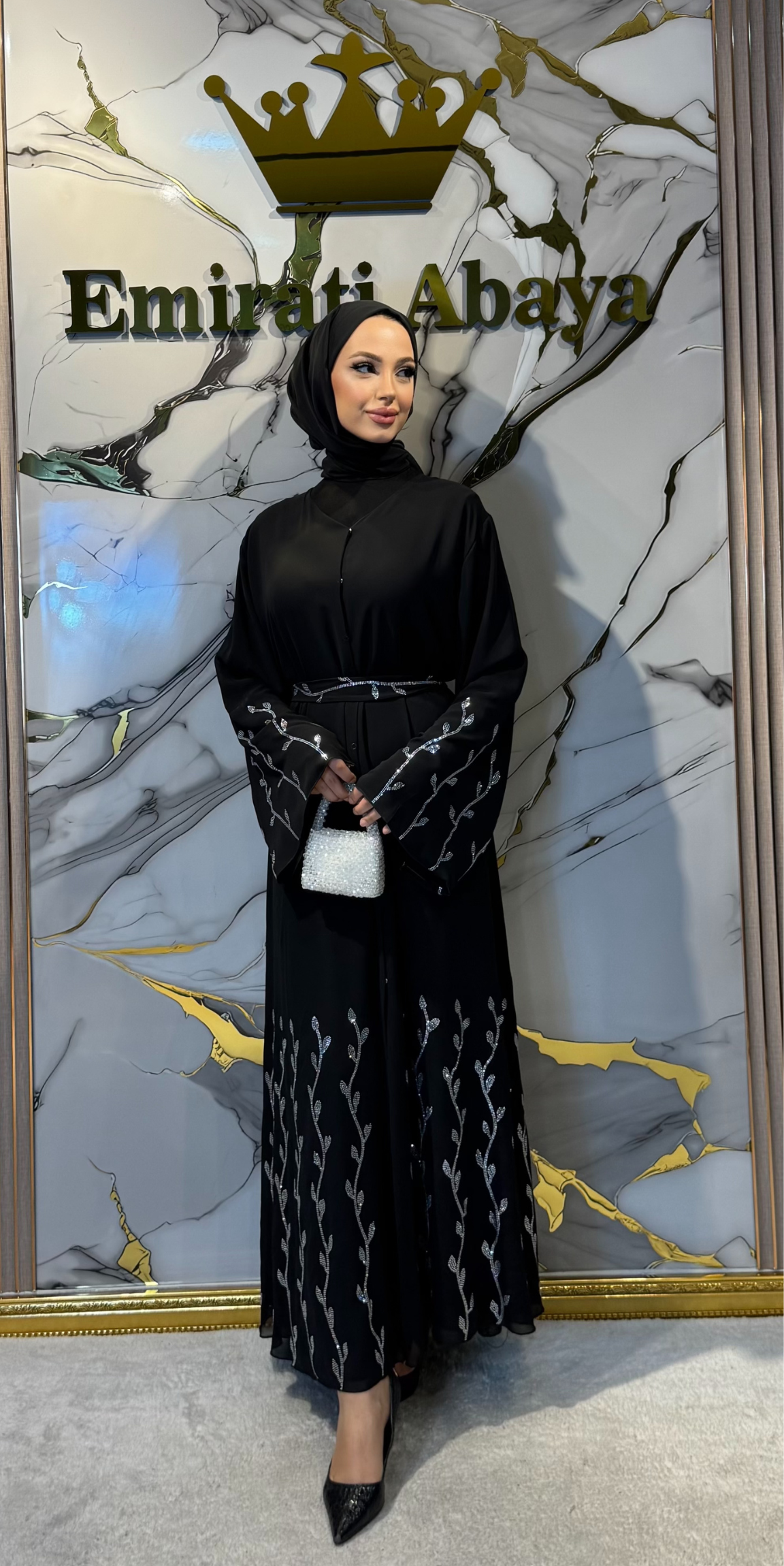 Etekleri Çiçek Desenli Swarovski Taşlı Siyah Abaya