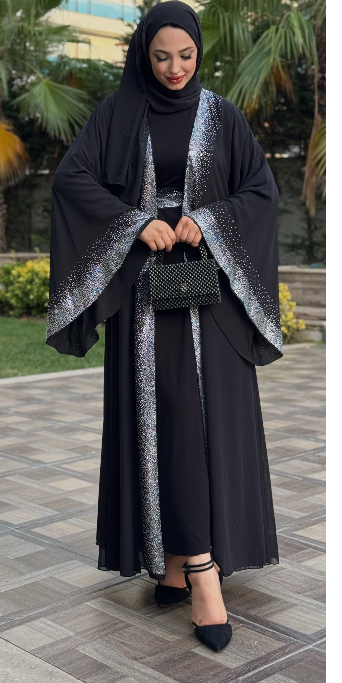 Önü Taşlı Işıltılı Şık Abaya
