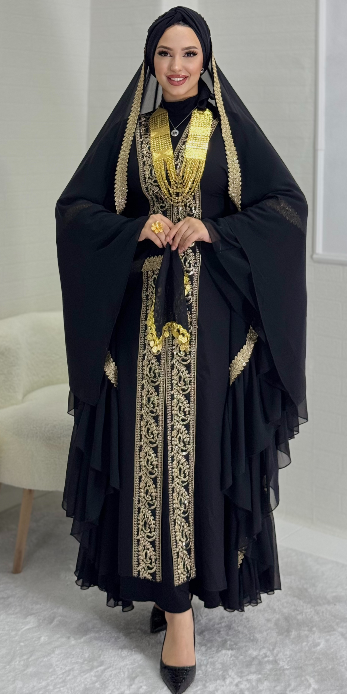 Önü Altın Taş İşlemeli Şifon Abaya