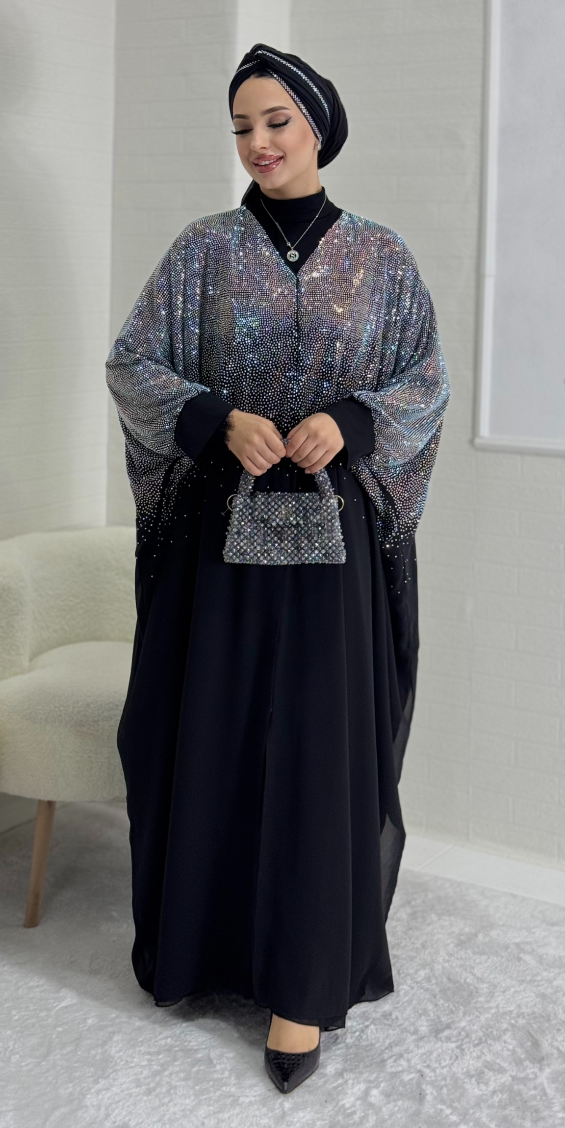 Üstü Swarovski Taşlı Siyah Yarasa Kol Abaya