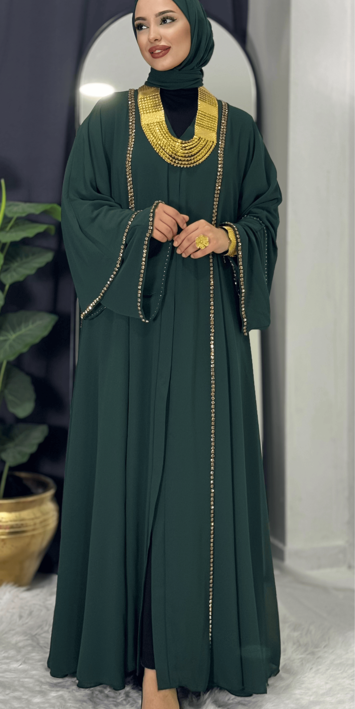 Önü Yırtmaçlı Gold Taşlı Şifon Yeşil Abaya