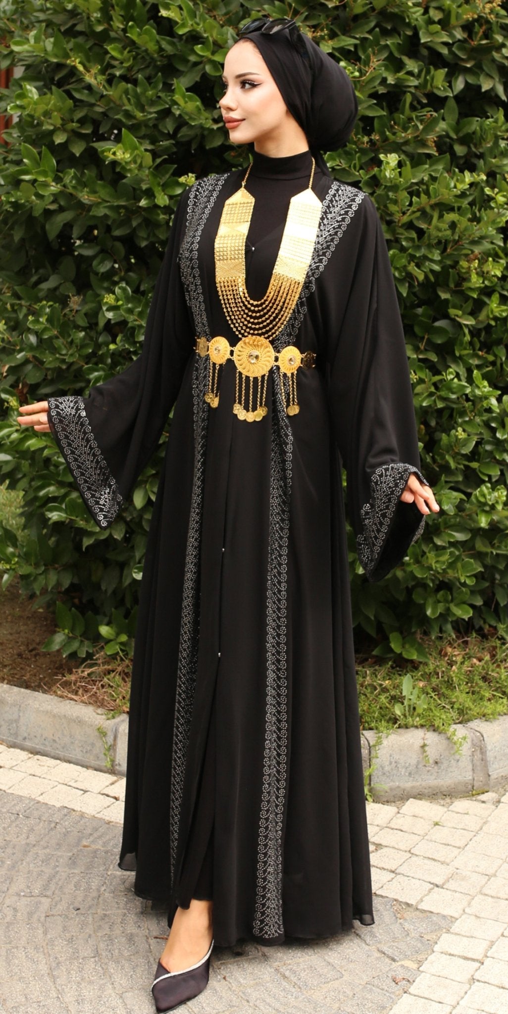 Black Gorse Hematite Abaya - Emirati Abaya TRBlack Gorse Hematite Abaya