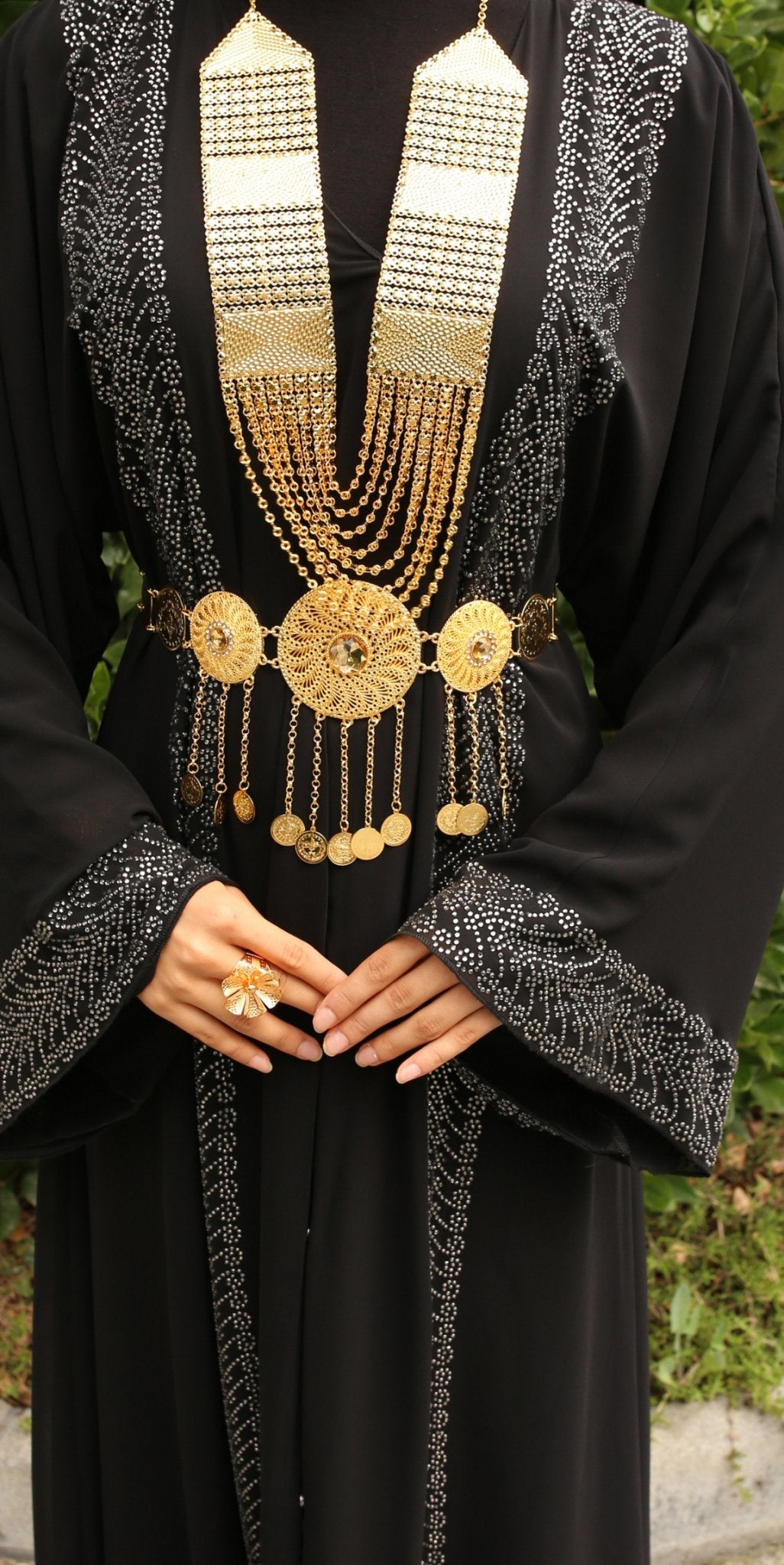 Black Gorse Hematite Abaya - Emirati Abaya TRBlack Gorse Hematite Abaya