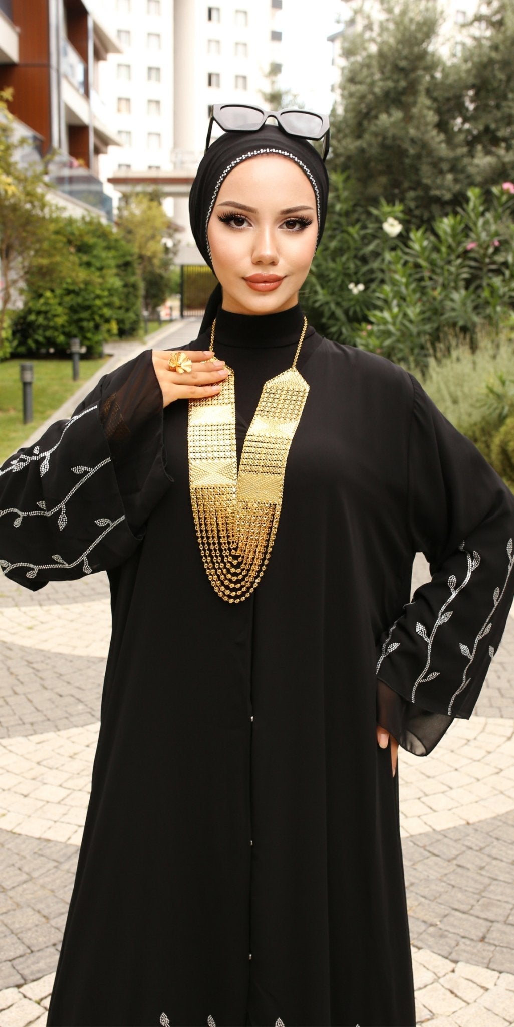 Crystal Tail Elegance Abaya - Emirati Abaya TRCrystal Tail Elegance Abaya