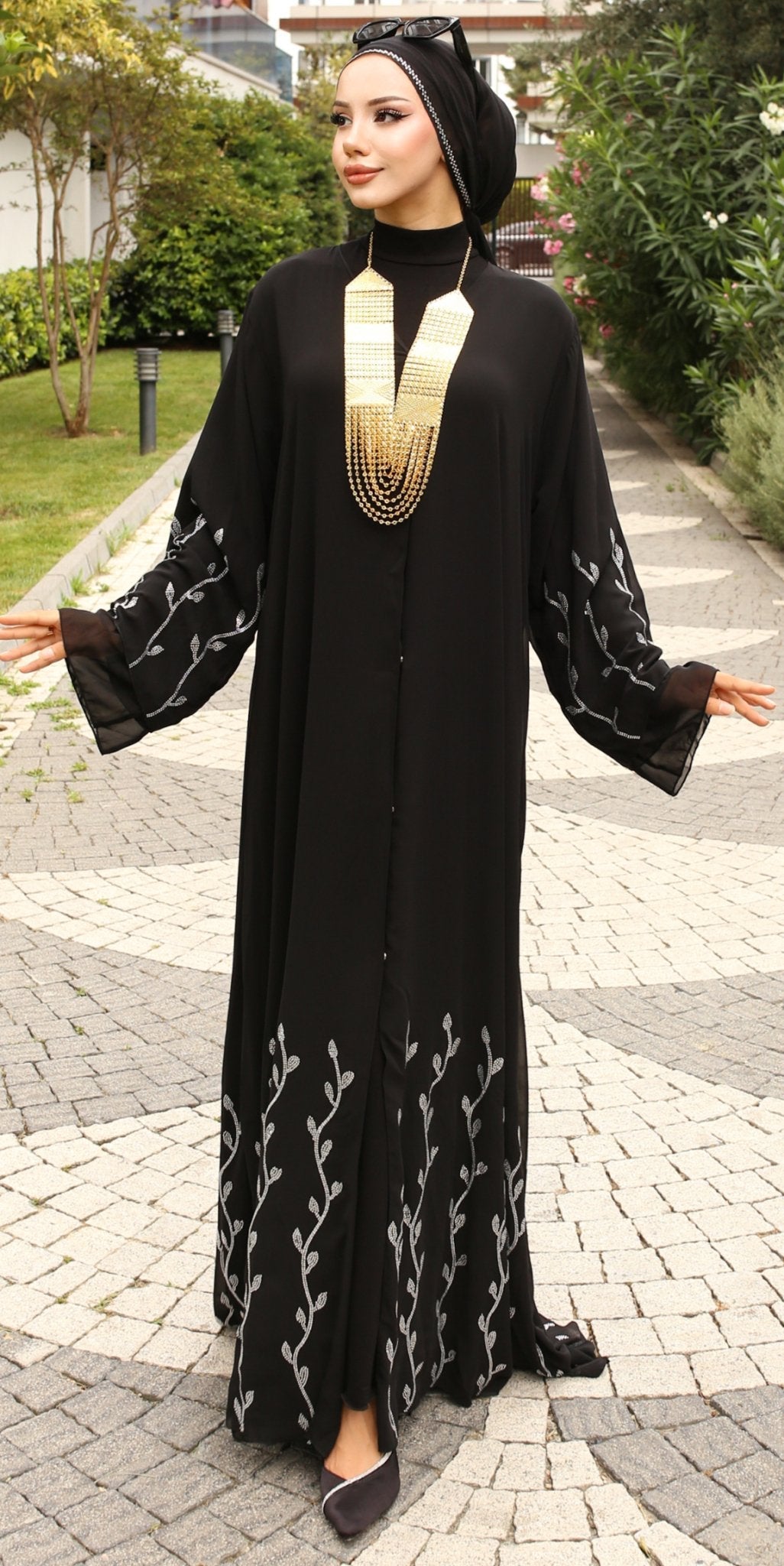 Crystal Tail Elegance Abaya - Emirati Abaya TRCrystal Tail Elegance Abaya