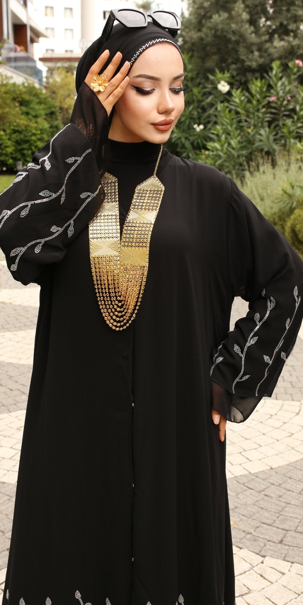 Crystal Tail Elegance Abaya - Emirati Abaya TRCrystal Tail Elegance Abaya