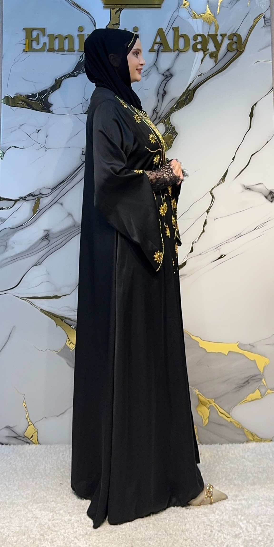 El İşlemeli Gold Çiçek Taşlı Siyah Dubai Abaya EF0059 GSB yandan