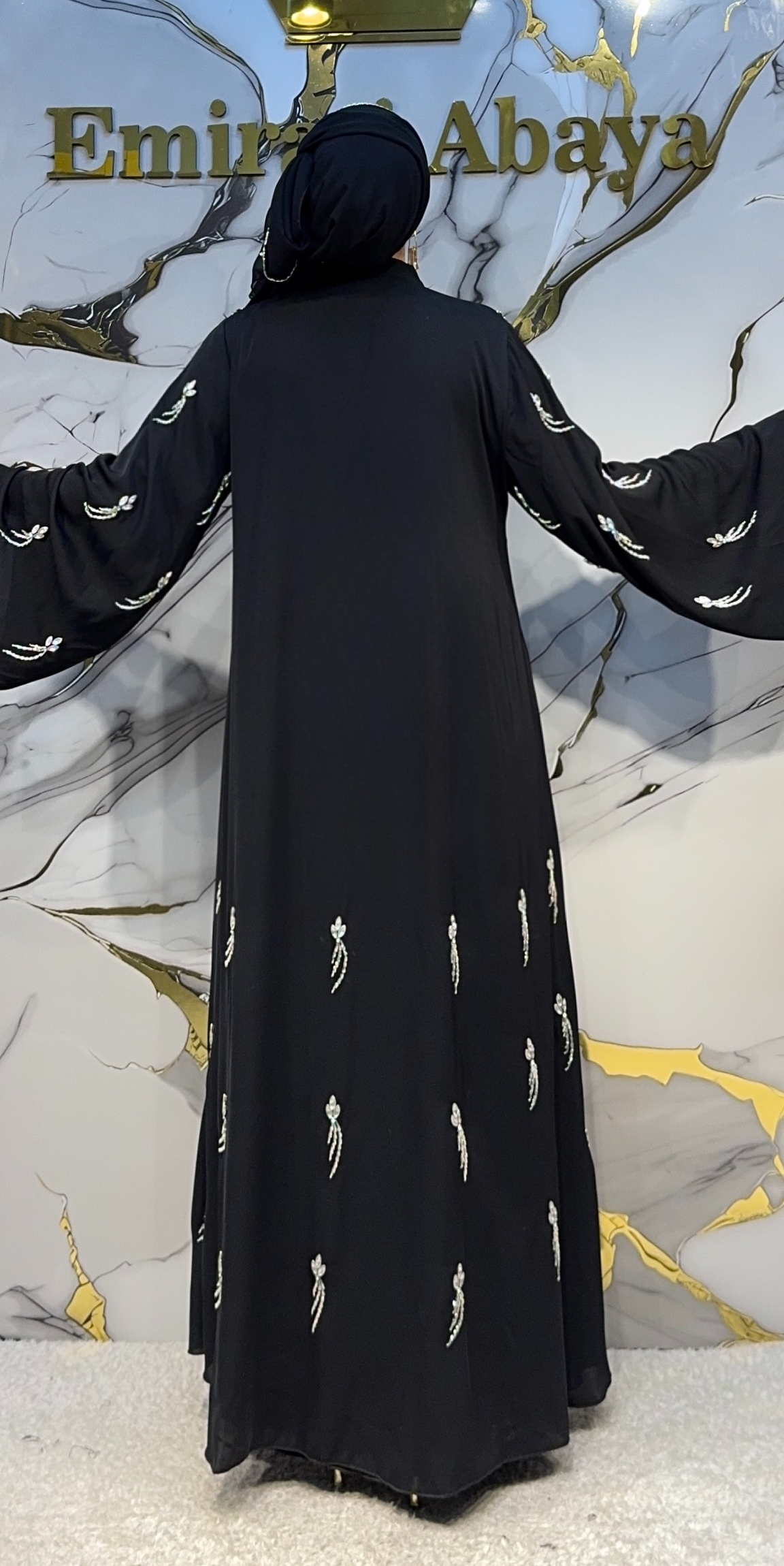 El İşlemeli Beyaz Taşlı Siyah Dubai Abaya EF0063 WSB arkadan