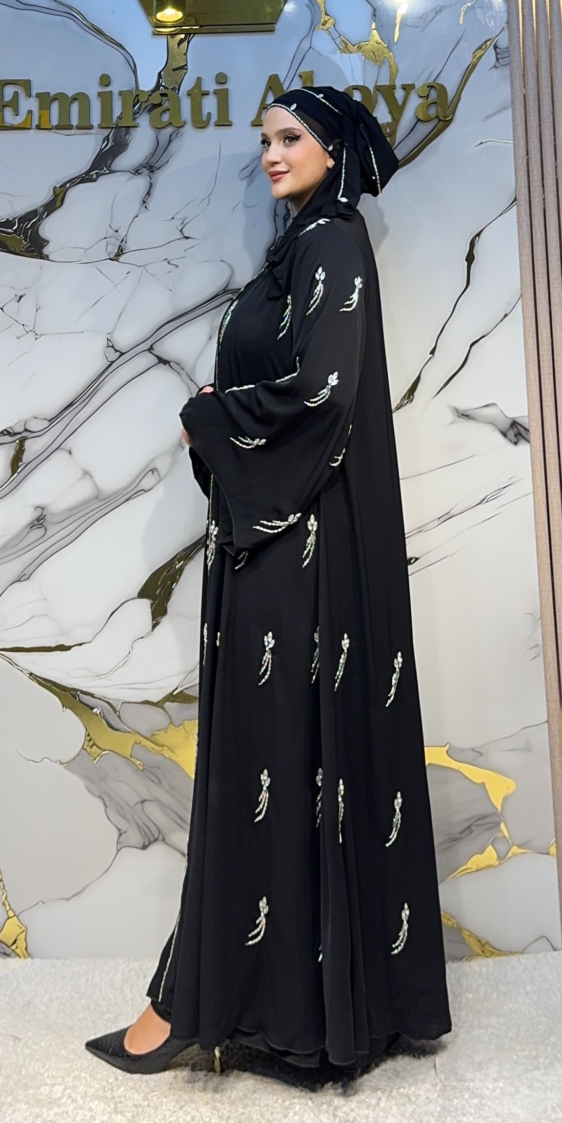 El İşlemeli Beyaz Taşlı Siyah Dubai Abaya EF0063 WSB diğer yandan