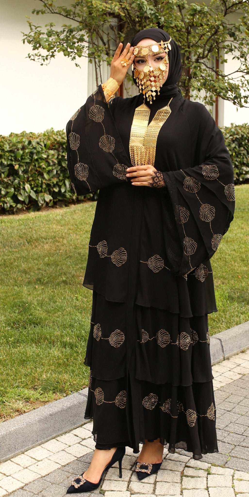 Golden Sparkle Funnel Abaya - Emirati Abaya TRGolden Sparkle Funnel Abaya