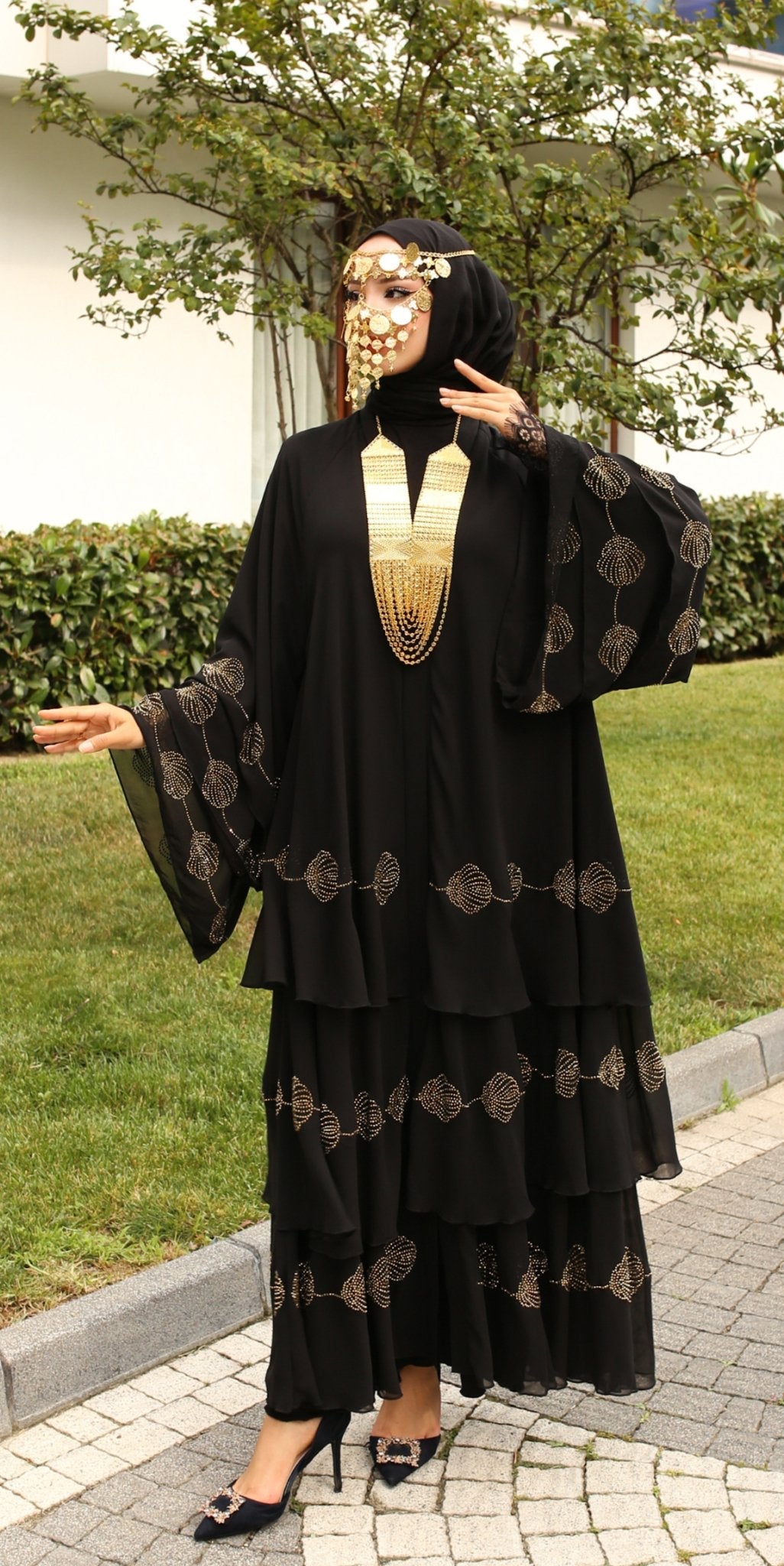 Golden Sparkle Funnel Abaya - Emirati Abaya TRGolden Sparkle Funnel Abaya