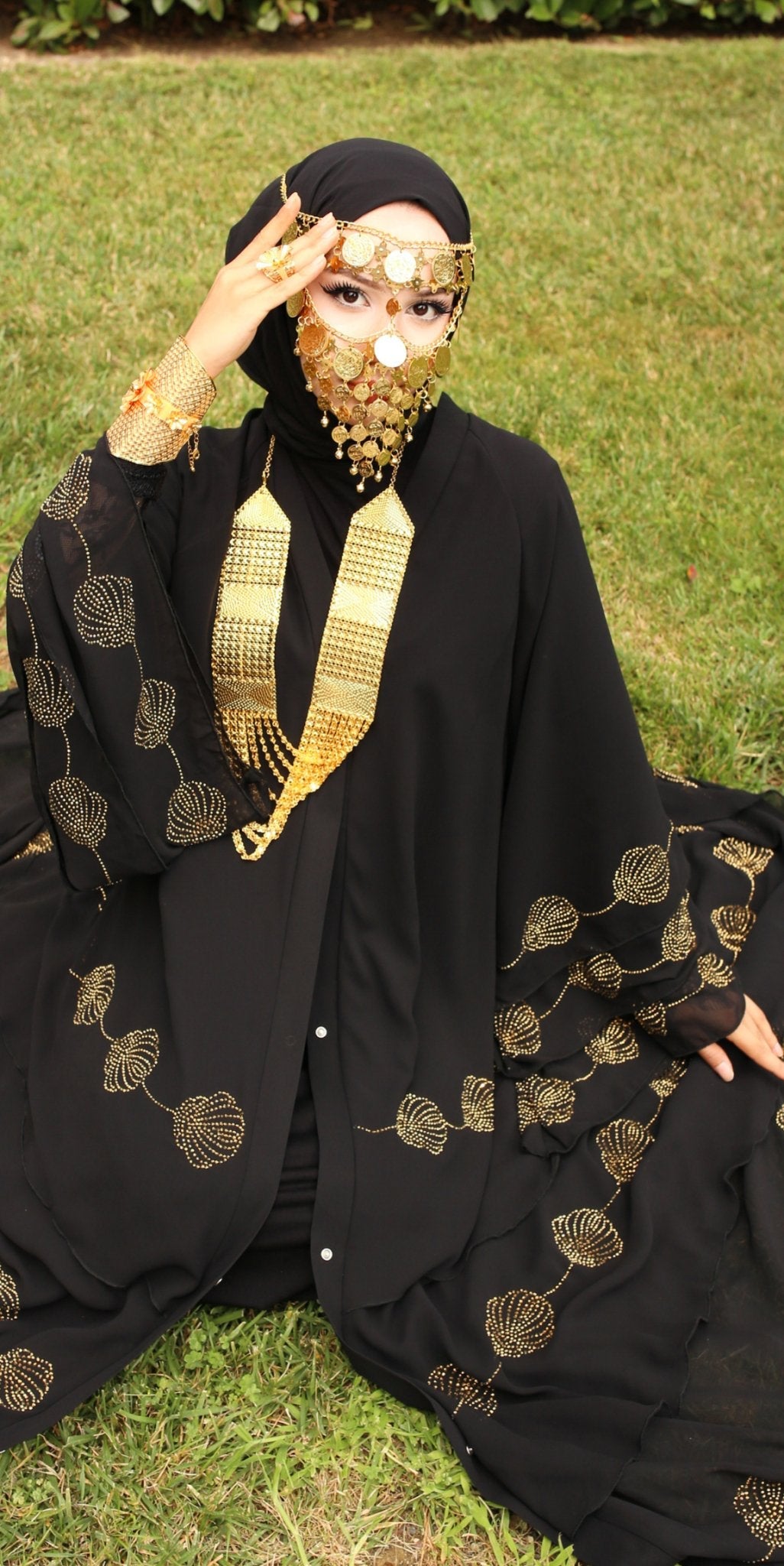 Golden Sparkle Funnel Abaya - Emirati Abaya TRGolden Sparkle Funnel Abaya