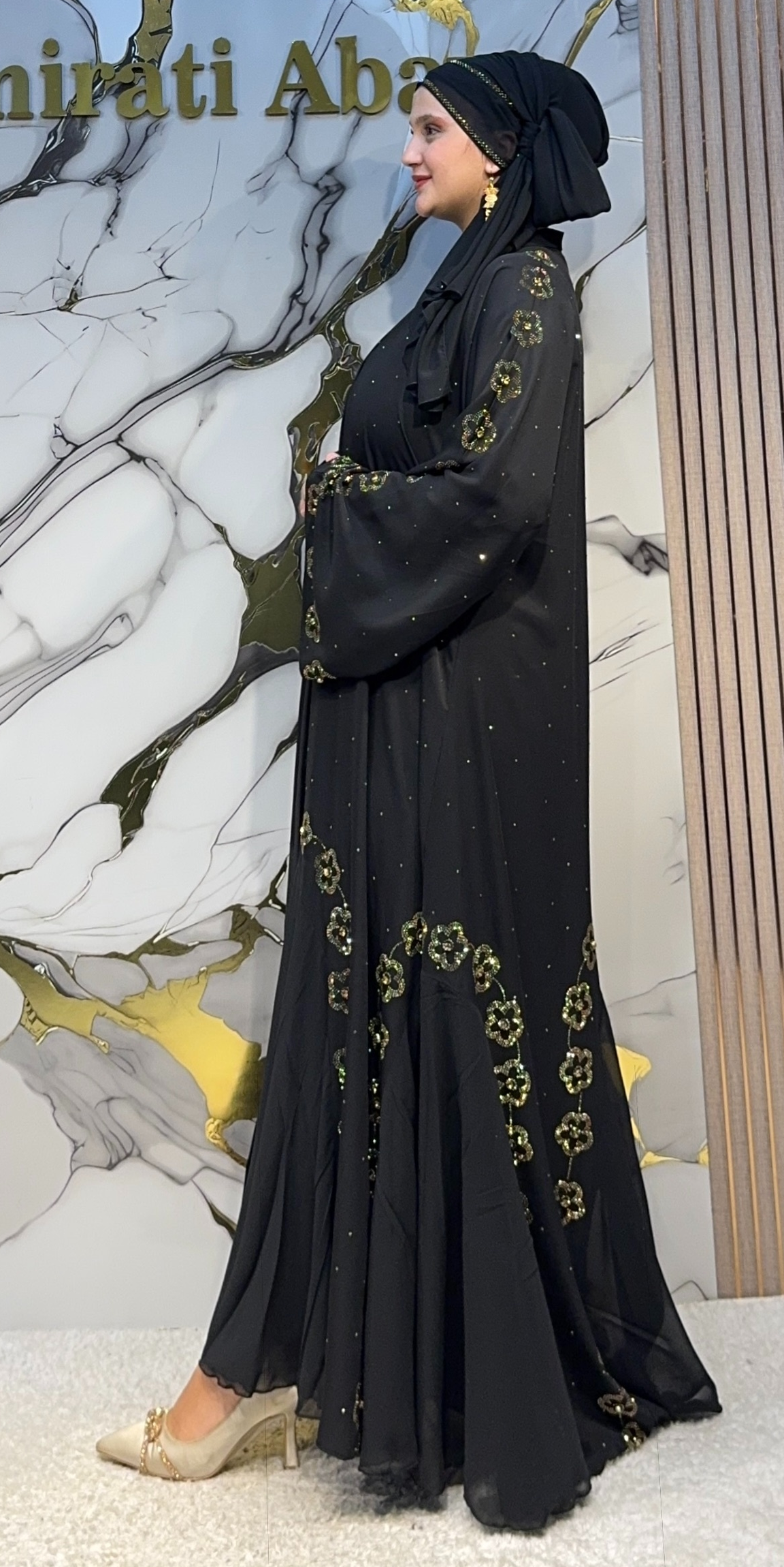 Gold Çiçek Taşlı Siyah Dubai Abaya LY70 GSB diğer yandan