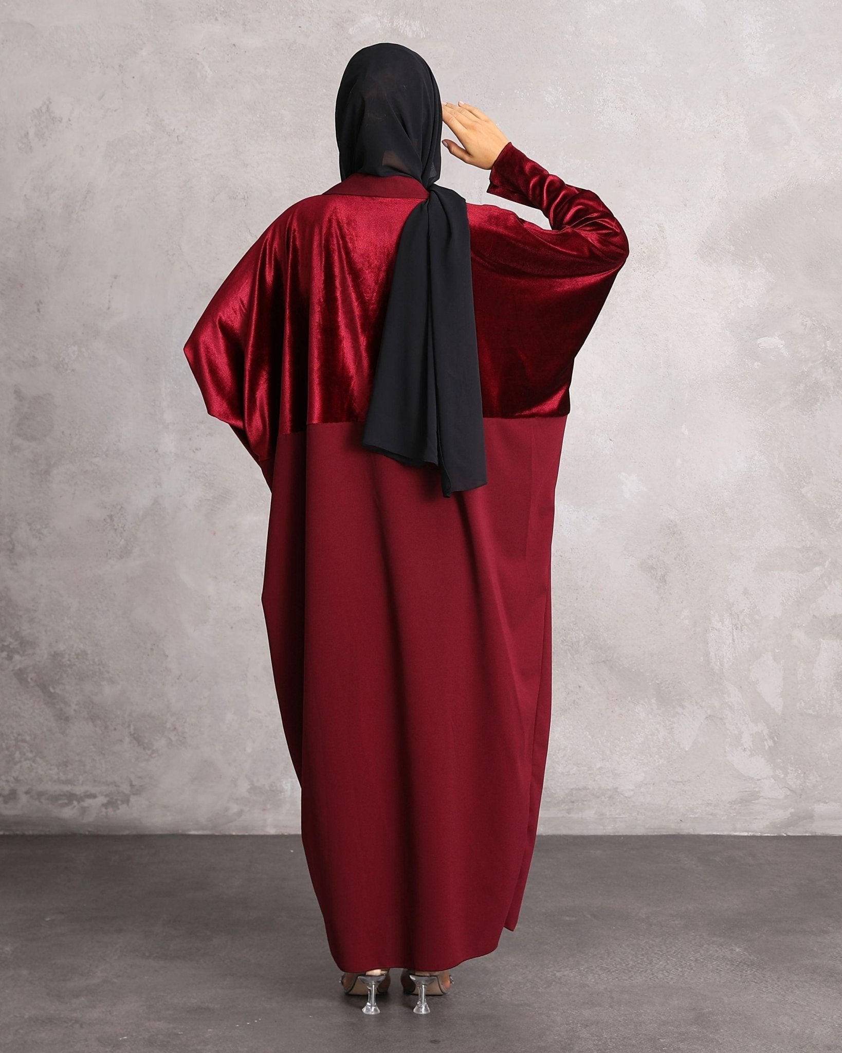 Velvet Noir: Exude Timeless Elegance in Red Velvet Abaya - Emirati Abaya TRVelvet Noir: Exude Timeless Elegance in Red Velvet Abaya